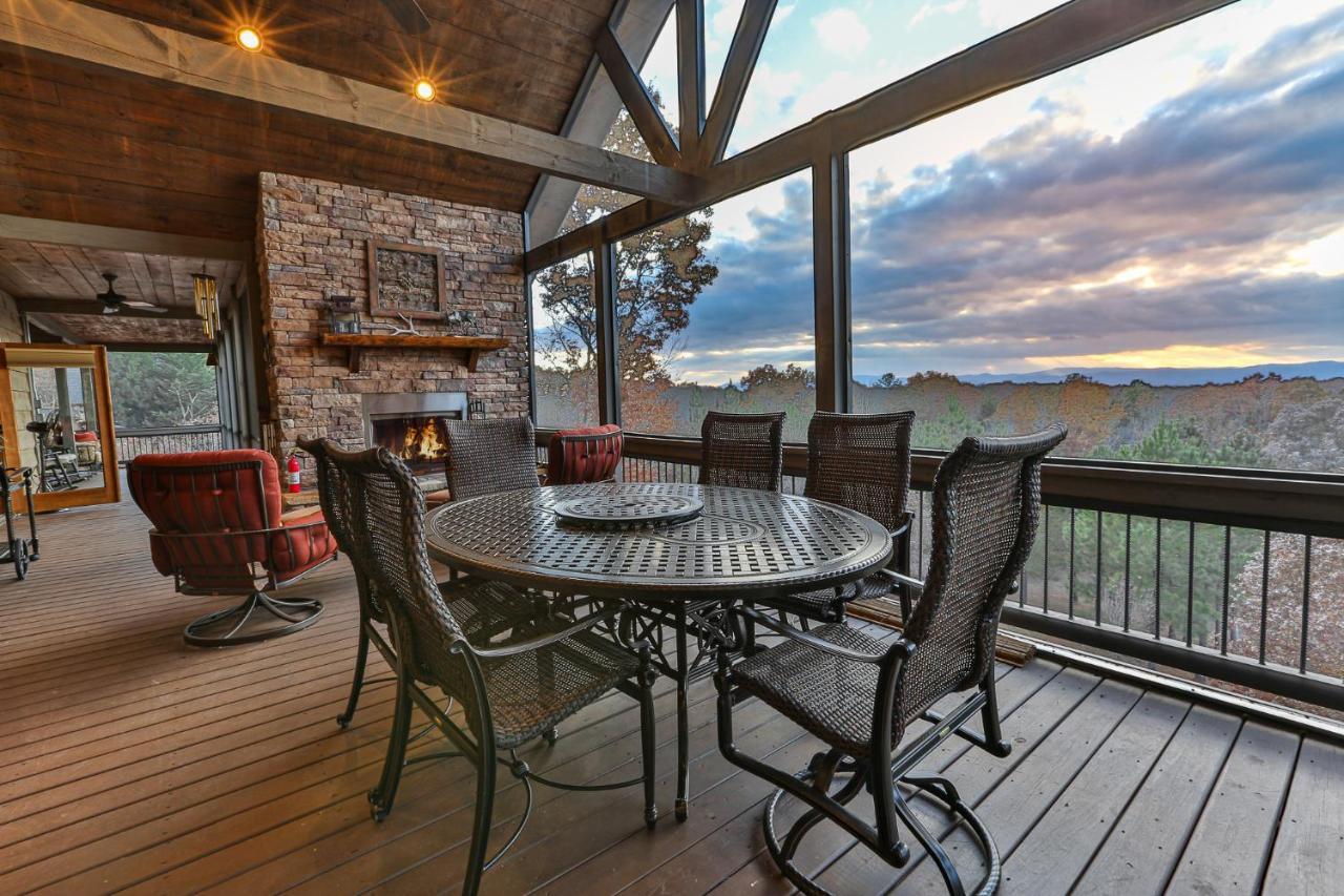Villa Eagles Crest - Long Range Layered Mountain Views In Peaceful Neighborhood! Mineral Bluff Exterior foto