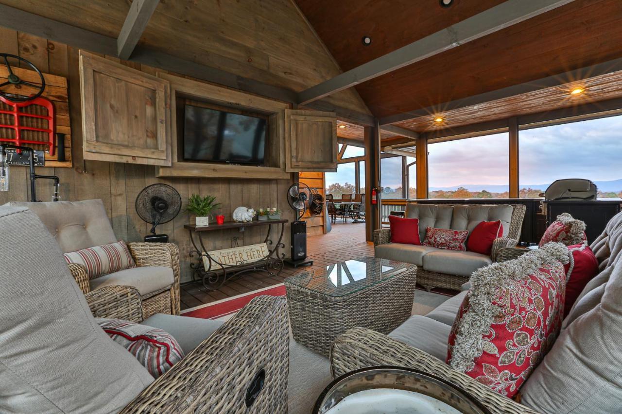 Villa Eagles Crest - Long Range Layered Mountain Views In Peaceful Neighborhood! Mineral Bluff Exterior foto